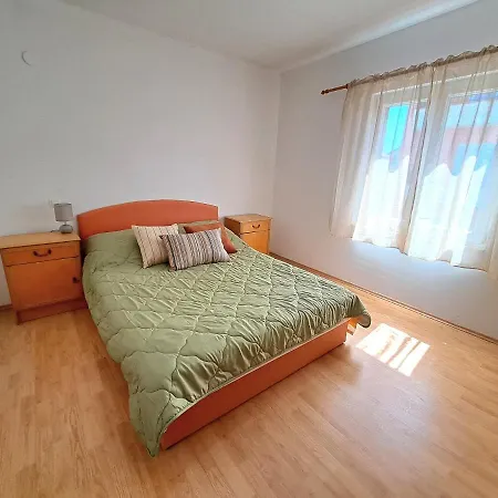 Апартаменти Three Bedroom Niko *